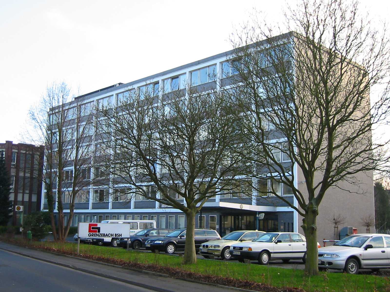 2002 Grenzebach BSH joins the Grenzebach Group